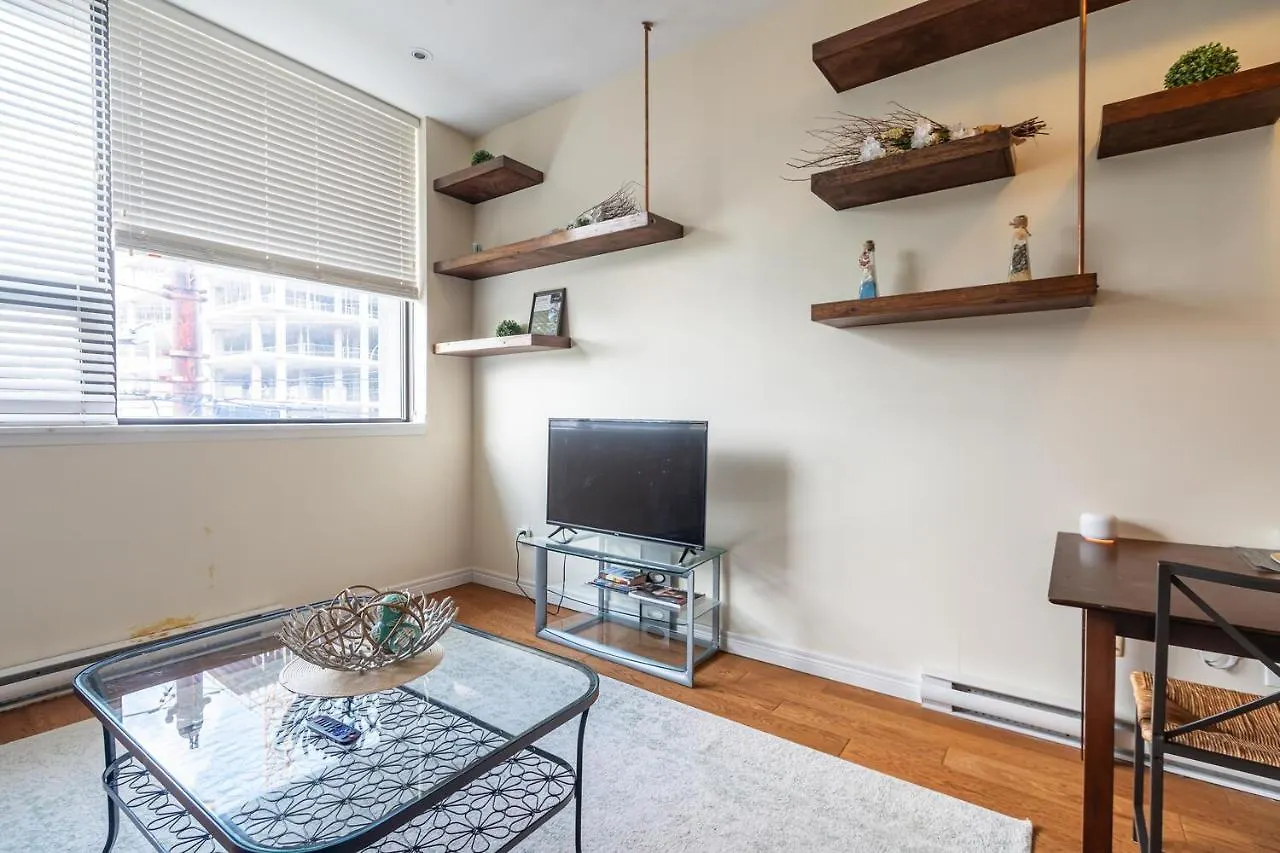 215 Bright & Charming Loft Apartman Halifax