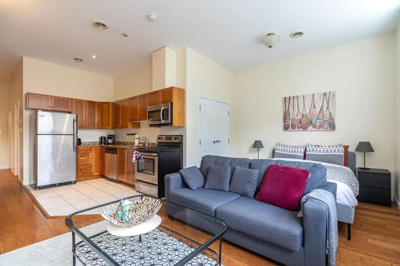 215 Bright & Charming Loft Apartman Halifax